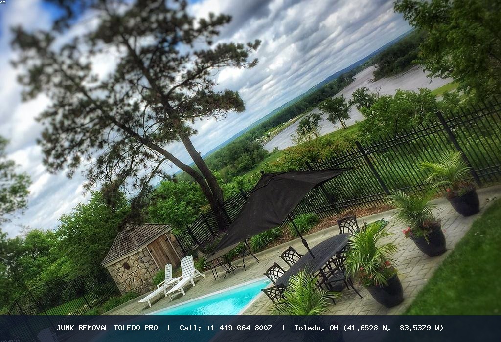 Landscaping contractor partnership with Junk Removal Toledo Pro